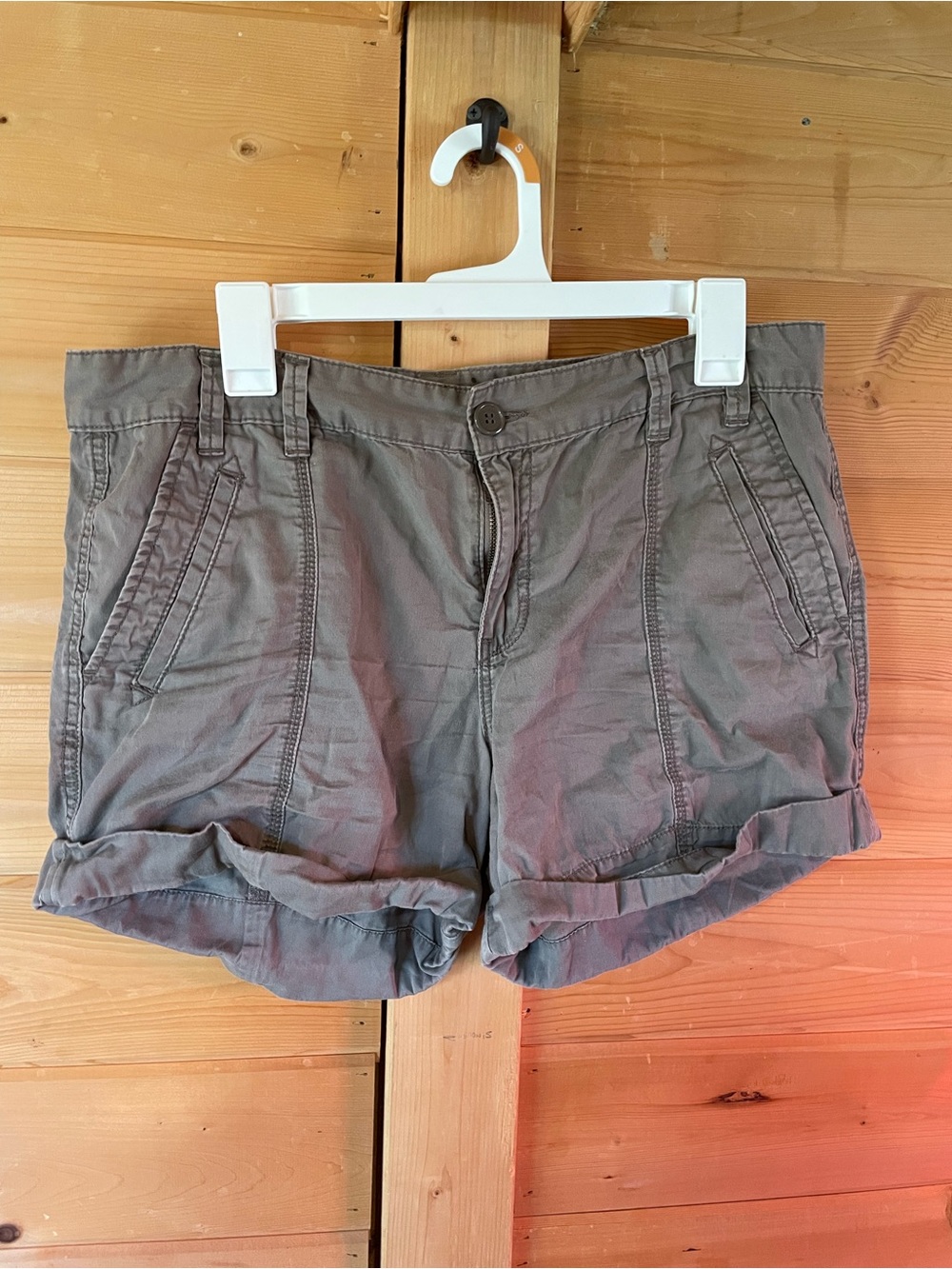 Calvin Klein Jeans Women's Gray Rolled-Hem Shorts